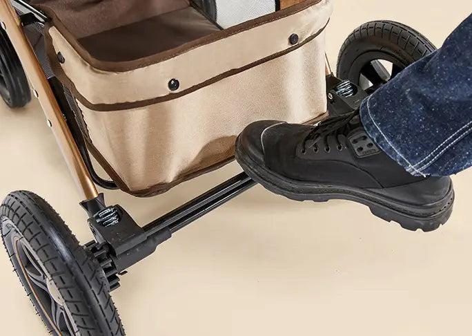Baby Strollers Are Light And Easy To Fold