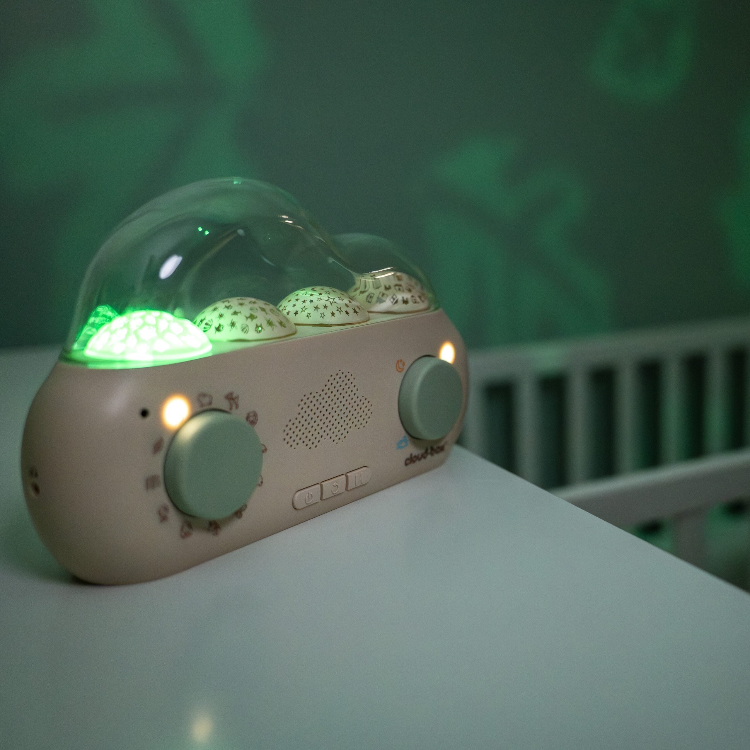 Cloud B CloudBox - My First Dream Box Nightlight Projector & Storyteller - Night Light
