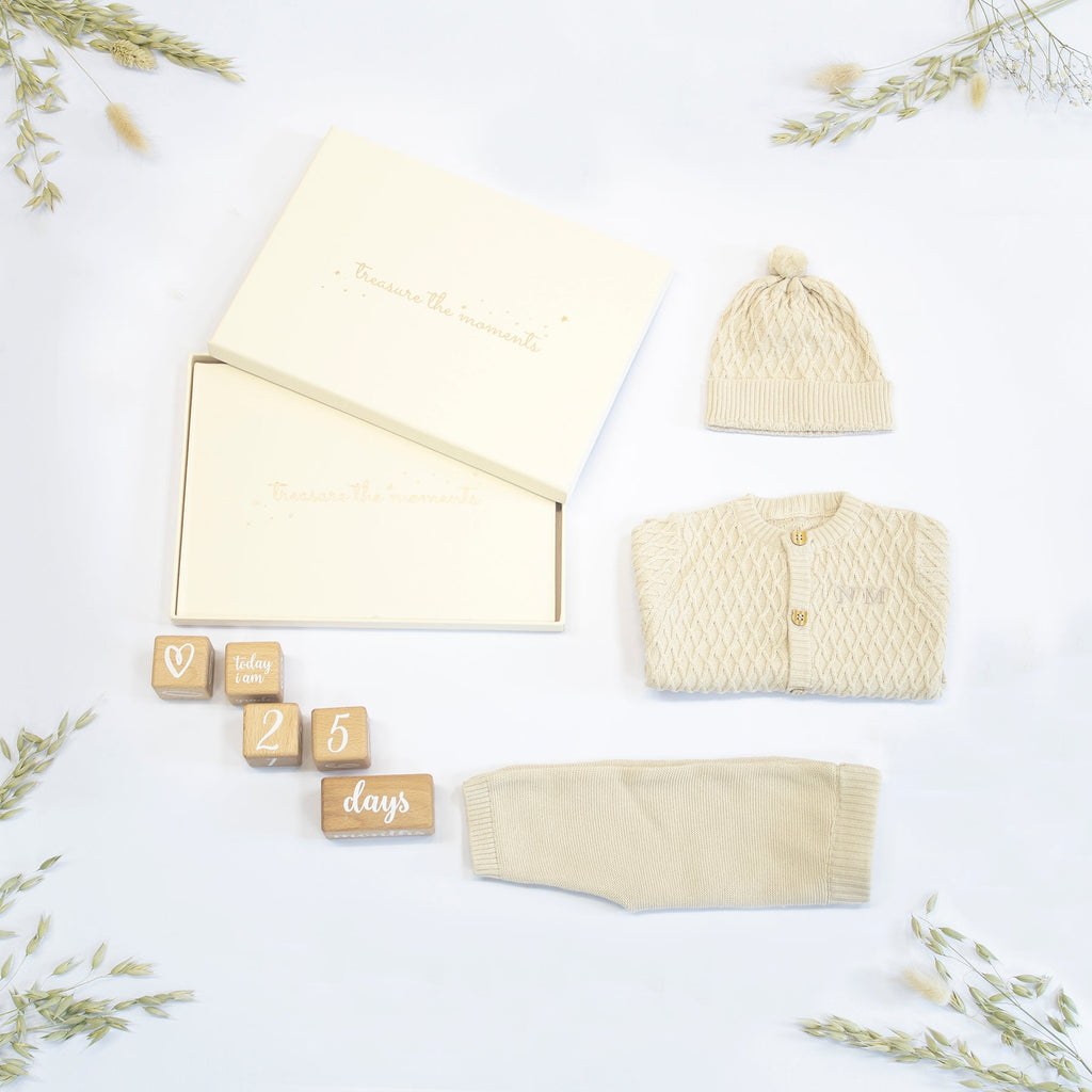 Hello Baby Gender Neutral Gift Set - Gift Box