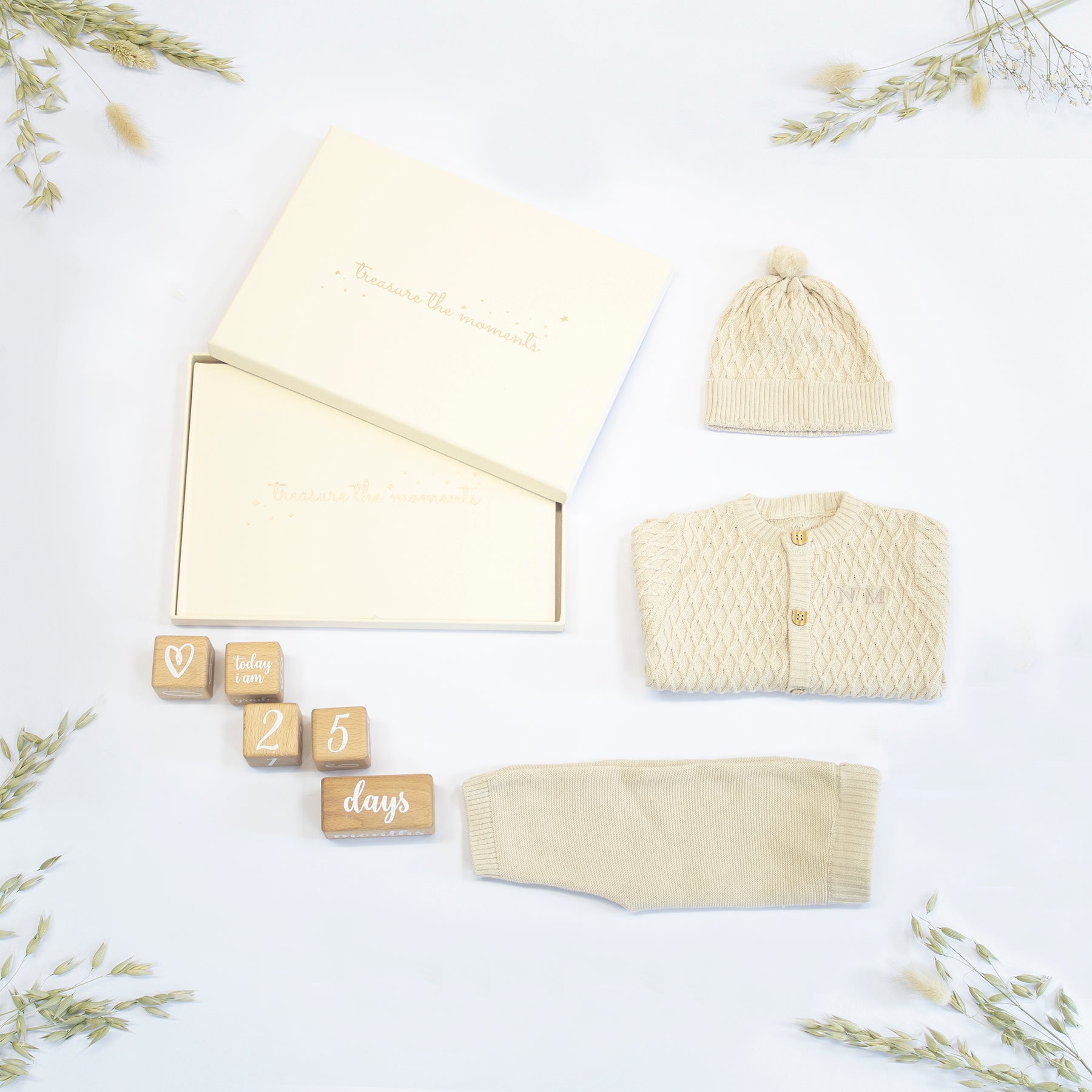 Hello Baby Gender Neutral Gift Set - Gift Box