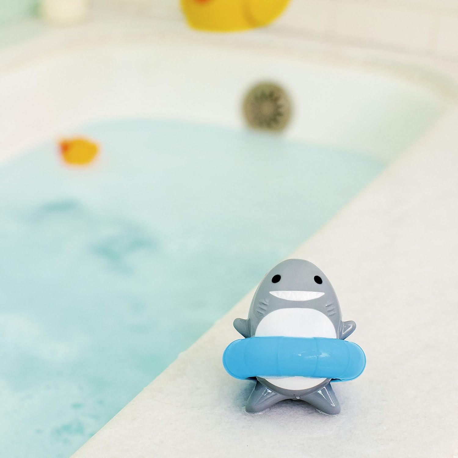 Munchkin Baby Sea Spinner Shark Wind Up Floating Bath Toy - Bath Toy