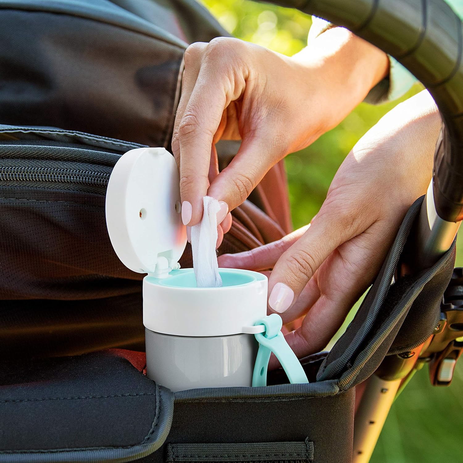 Munchkin Brica Clean-to-Go Wipes Dispensor Starter Pack - Nappy Accessory