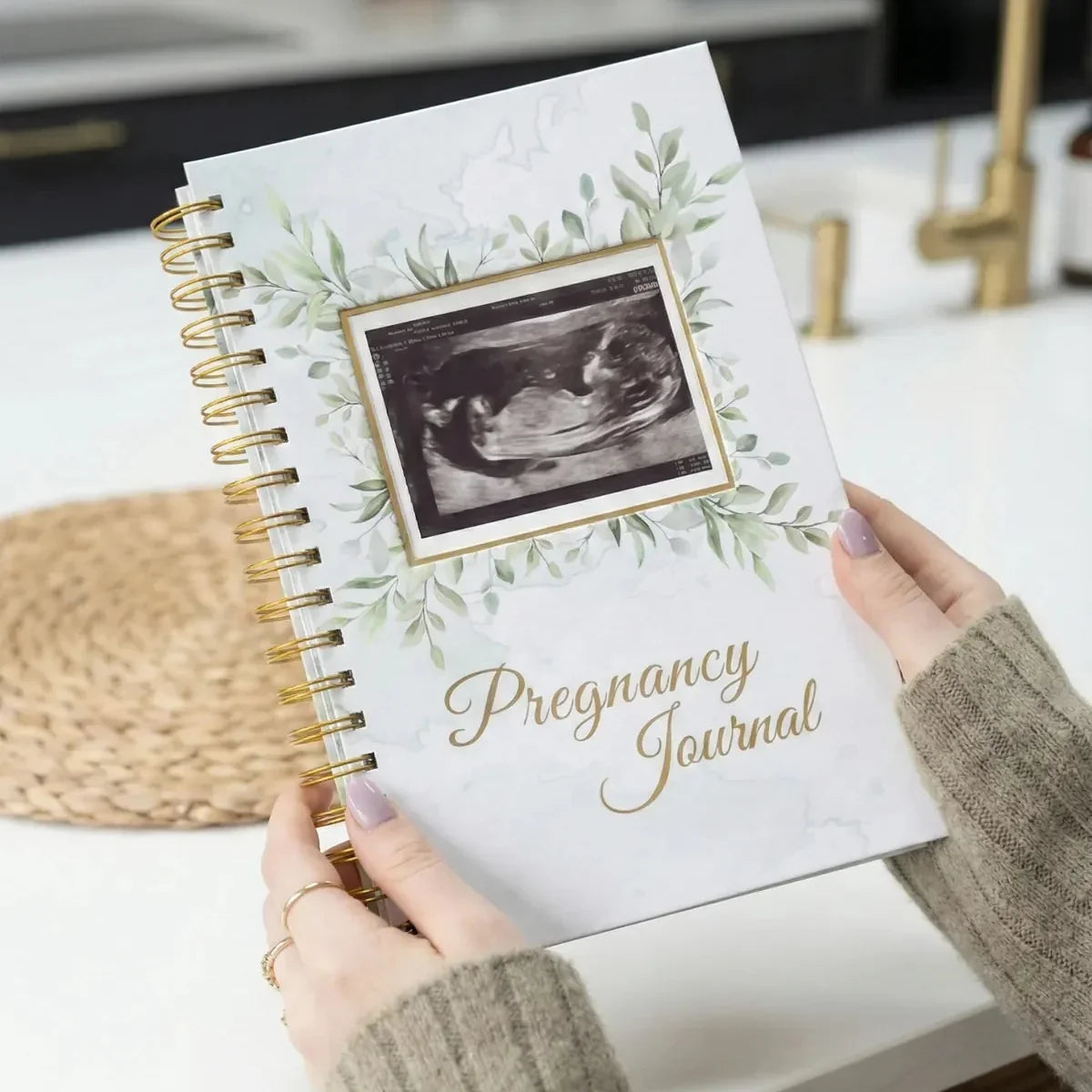 Pregnancy Memory Book - Journal for First Time Mums - Memory Book