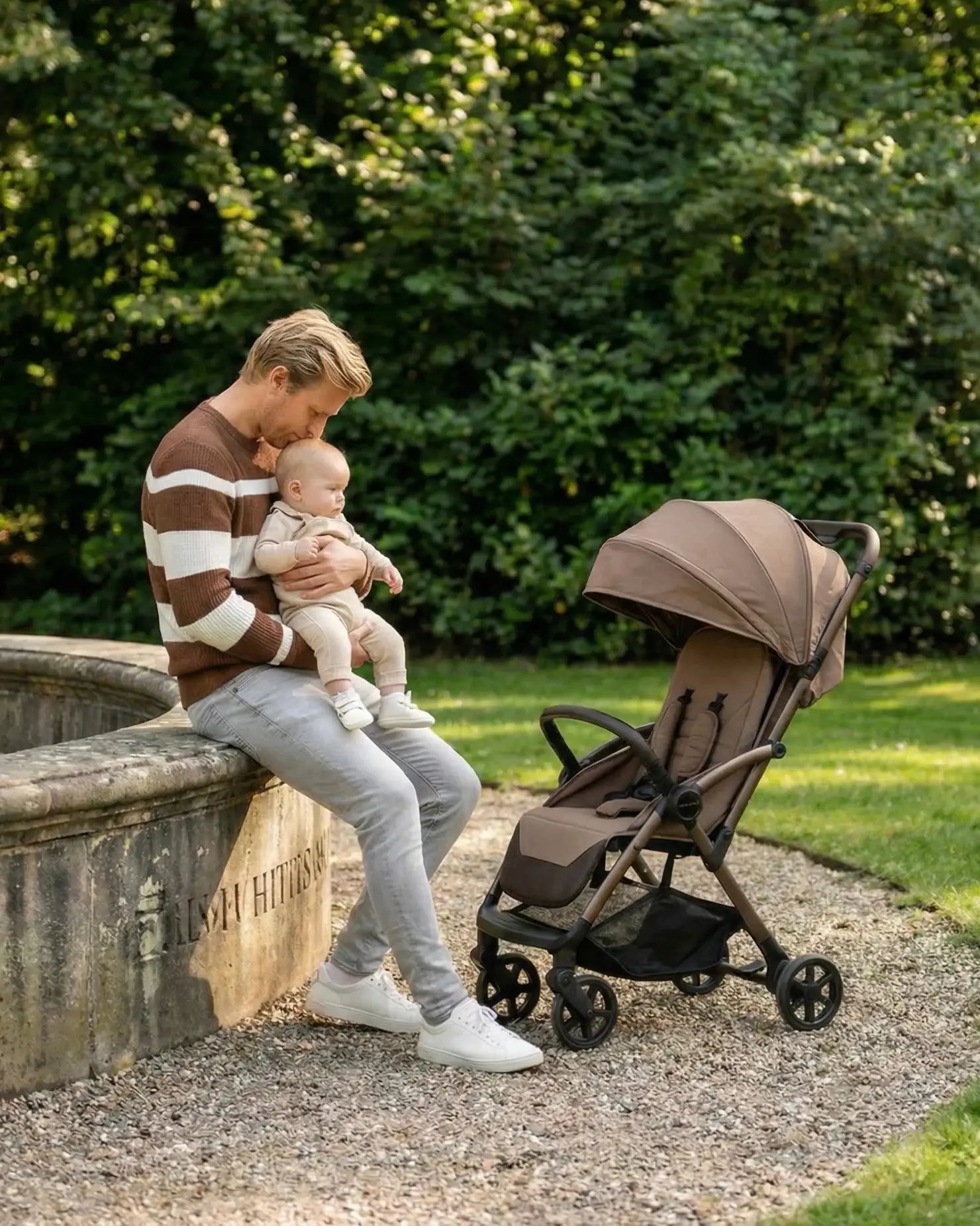 Venture Avio Compact Travel Baby Stroller - Truffle - Stroller