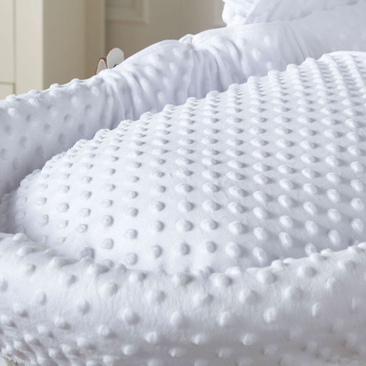 White Dimple White Wicker Baby Moses Basket With Stand - Wicker Moses Basket