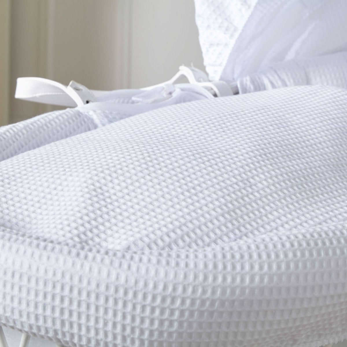 White Waffle White Wicker Baby Moses Basket With Stand - Wicker Moses Basket